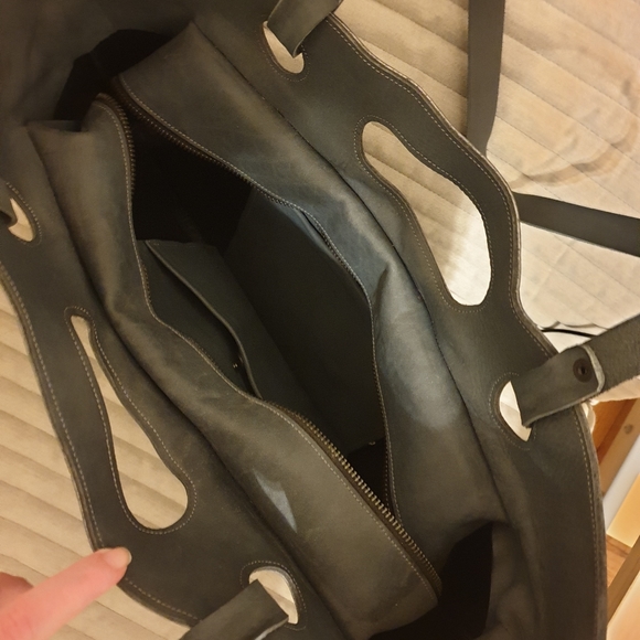 Designer handbag 👜 - Picture 2 of 3